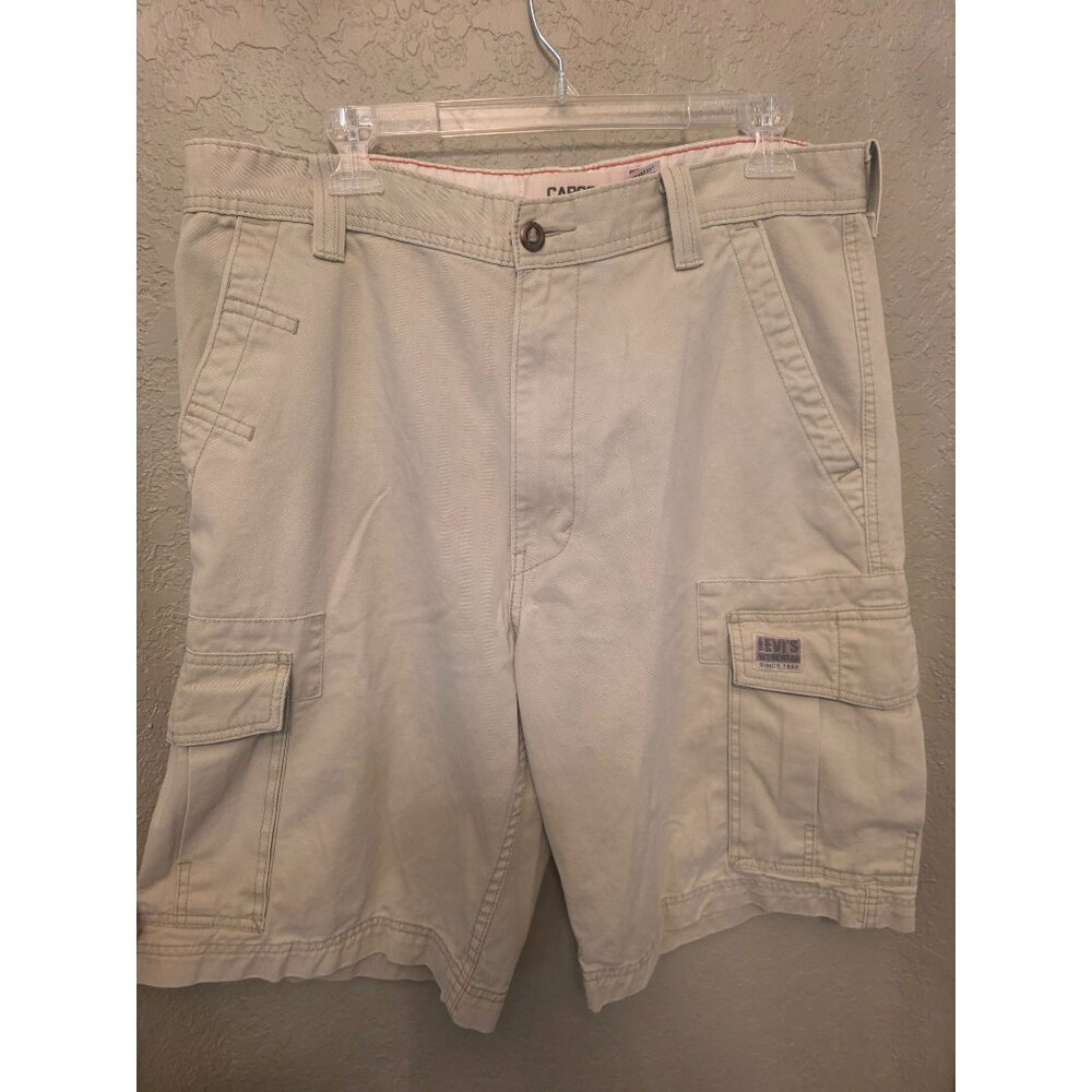 Levi's Work Wear Men's Khaki Cargo Shorts size 34 Cotton GUC
